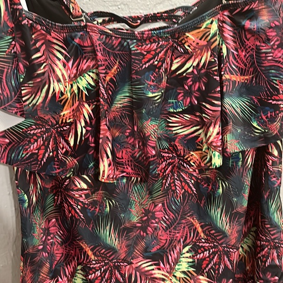 🆕 Women’s Tropical Island Full One Piece Coverage Bodysuit - Size 22 NWT - Picture 2 of 3